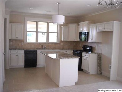BEAUTIFUL KITCHEN WITH GRANITE COUNTER TOPS TONS O