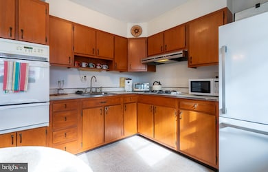 8403 Eureka St, District Heights, MD 20747 - photo 7