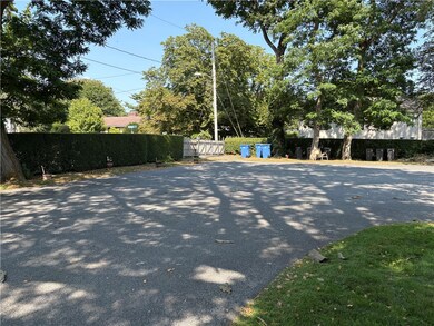 438 Wolcott Ave unit 2, Middletown, RI 02842 - photo 4