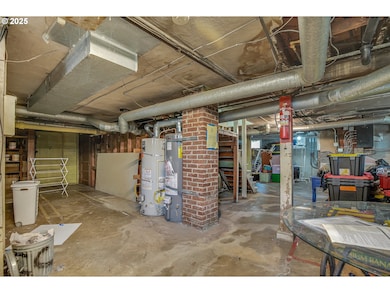 1626 SE Alder St, Portland, OR 97214 - photo 5