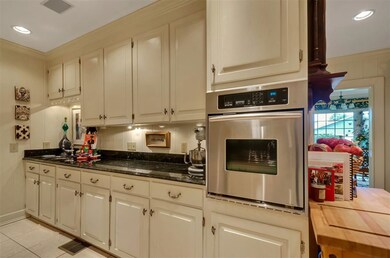 2nd oven in kitchen