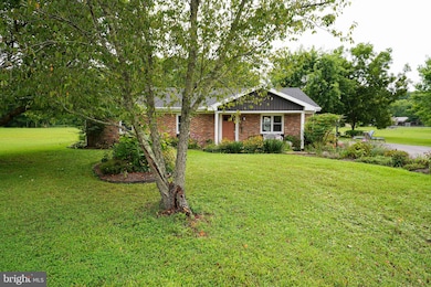 7209 Opal Cir, Hebron, MD 21830 - photo 2