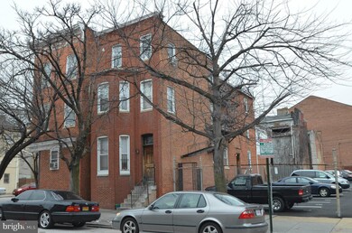 864 W Lombard St, Baltimore, MD 21201 - photo 2
