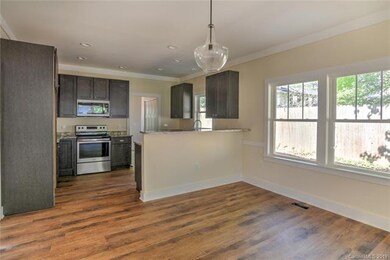 729 Center St, Asheville, NC 28803 - photo 5