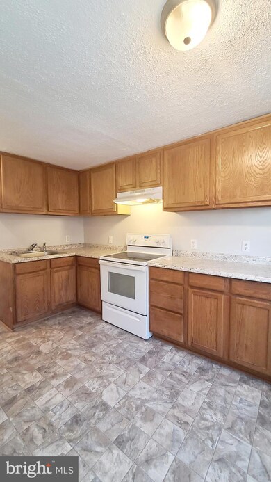 318 Martin Dr, New Castle, DE 19720 - photo 3