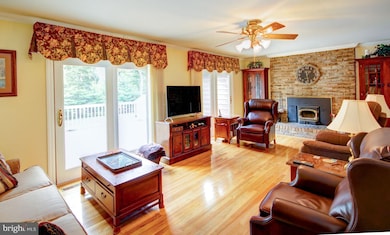 6201 Oak Hill Dr, Sykesville, MD 21784 - photo 4