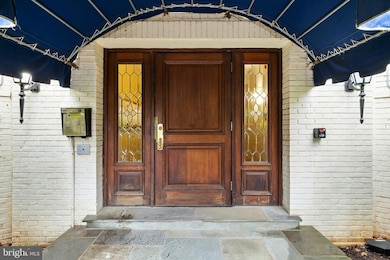 7034 Strathmore St unit 308, Chevy Chase, MD 20815 - photo 6