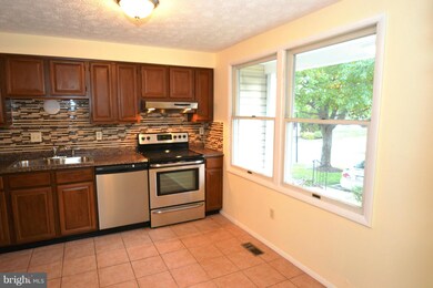 19054 Partridge Wood Dr, Germantown, MD 20874 - photo 5