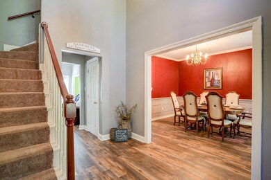 25-web-or-mls-Front Entry View 2
