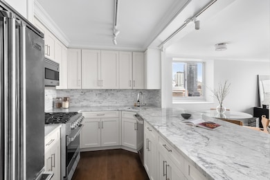 Westview unit LL41, New York, NY 10044 - photo 3