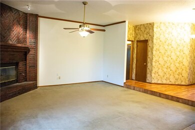 2505 E Hills Dr, Moore, OK 73160 - photo 5