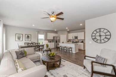 2882 Meadow Ct, Hiawatha, IA 52233 - photo 6