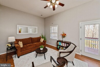 1947 Mayflower Dr, Woodbridge, VA 22192 - photo 5