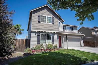 3077 SW Deschutes Ave, Redmond, OR 97756 - photo 2