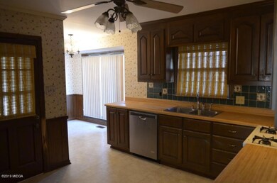 1324MaplewoodDrKitchen2