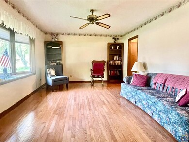 1814 SW 36th Terrace, Topeka, KS 66611 - photo 3