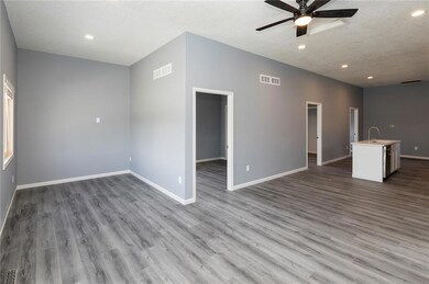 2301 E Grand Ave, Des Moines, IA 50317 - photo 4