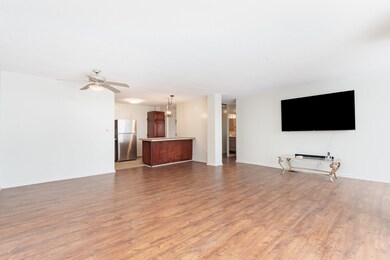 2201 S Highland Ave unit 4M, Lombard, IL 60148 - photo 3