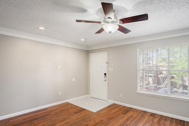 7402 Alabonson Rd unit 510, Houston, TX 77088 - photo 2