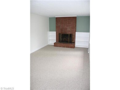 605 Crystal Wood Rd, Asheboro, NC 27205 - photo 3