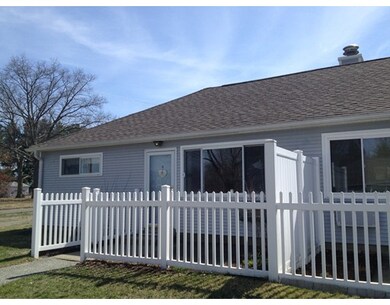 28 Fredette St unit 28, Chicopee, MA 01022 - photo 4