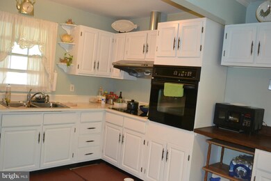 12907 Point Pleasant Dr, Fairfax, VA 22033 - photo 5