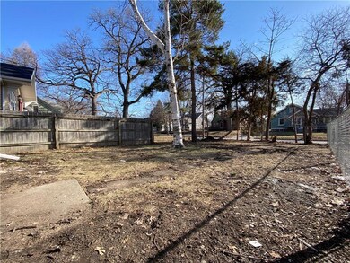 Fully Fenced Front Yard