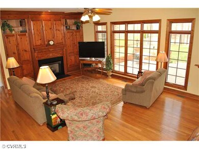 Den/Family/Great Room - The spacious family room a