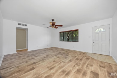 724 Philippine St, Taft, CA 93268 - photo 5