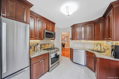 Kennedy Street Quad unit 2B, Bayside, NY 11360 - photo 6