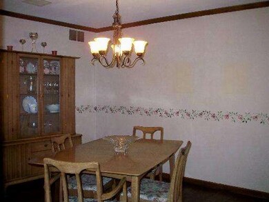 529 E 8th Ave, Naperville, IL 60563 - photo 3