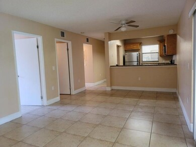 1542 Lake Crystal Dr unit H, West Palm Beach, FL 33411 - photo 5