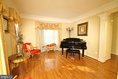 4884 Annamohr Dr, Fairfax, VA 22030 - photo 3