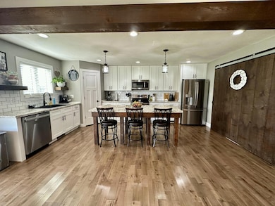 92D7FBB3-A798-4E87-AE2E-8E87B9E7660C_1_2