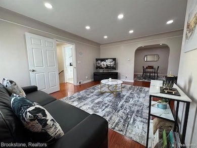 7261 Reuter St, Dearborn, MI 48126 - photo 4