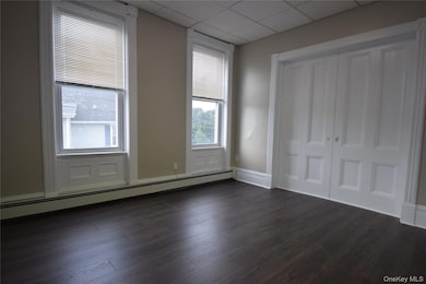 12 Railroad Ave unit Floor 2, Chester, NY 10918 - photo 4