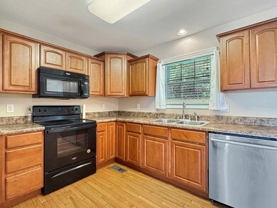 122 Hickory Ave, Daniels, WV 25832 - photo 3