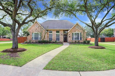 2828 Love Ct, Friendswood, TX 77546 - photo 2