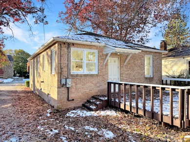 1018 W Atlantic Ave, Waukegan, IL 60085 - photo 3