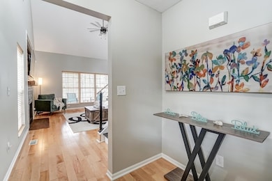 300 Sycamore Woods Ln unit 300, Columbus, OH 43230 - photo 4