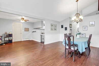 821 Chatfield Rd, Joppa, MD 21085 - photo 2