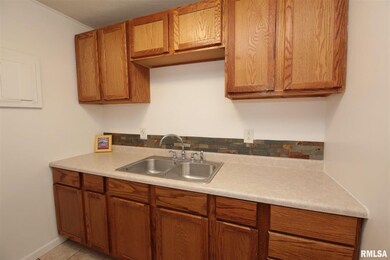 2711 W 71st St, Davenport, IA 52806 - photo 6