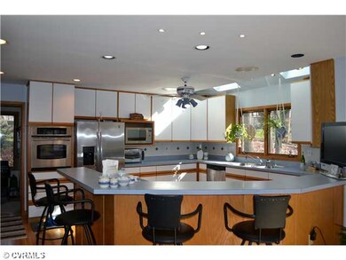 Kitchen - This large kitchen will sure to be a fav