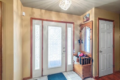 1623 Mohican Ct, Effort, PA 18330 - photo 3