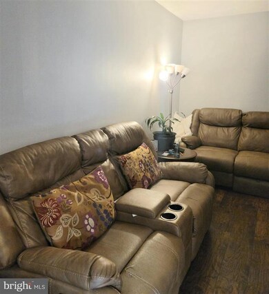 9643 Hagel Cir unit B, Lorton, VA 22079 - photo 4