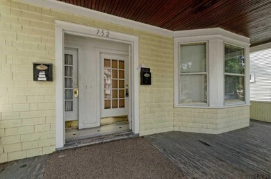 752 Myrtle Ave, Albany, NY 12208 - photo 3