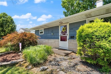 2581 W Robin Rd, New Albany, IN 47150 - photo 3