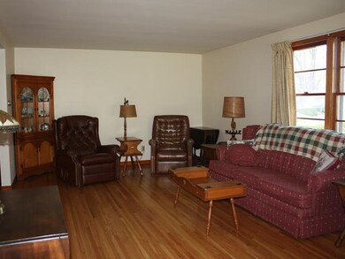 304 Drake Dr, North Tonawanda, NY 14120 - photo 3