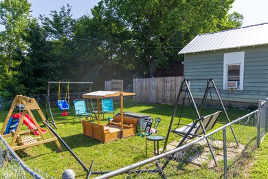 206 W Washington St, Waynetown, IN 47990 - photo 5