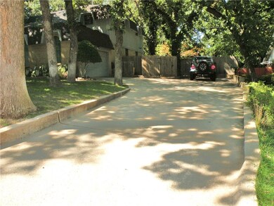 OPEN HOUSE THIS SUNDAY,  OCTOBER 21, 2-4